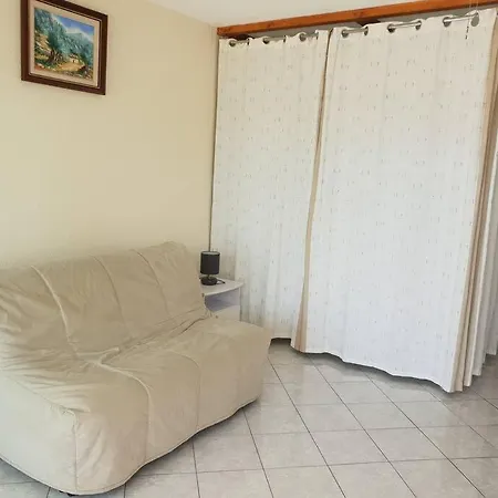 Au Port דירה Dienville