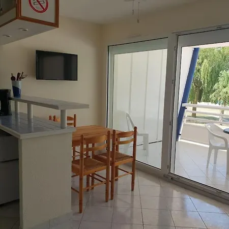 Au Port דירה Dienville